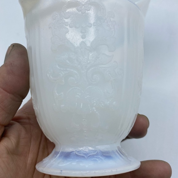 MacBeth Evans Glass AMERICAN SWEETHEART Monax Footed Creamer opal moonstone - Picture 9 of 10